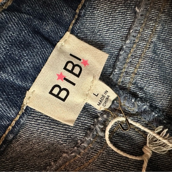 NWT BiBi US Flag Theme Bleached Denim Shorts, Large - Picture 7 of 9